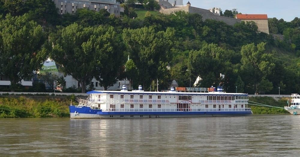 Botel Marina Братислава Экстерьер фото