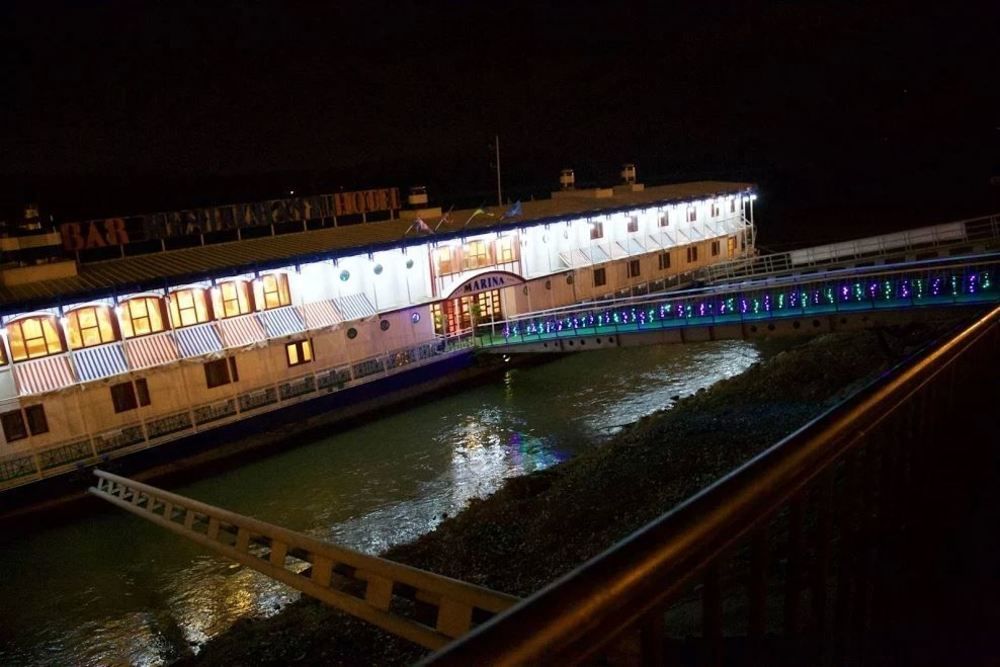 Botel Marina Братислава Экстерьер фото