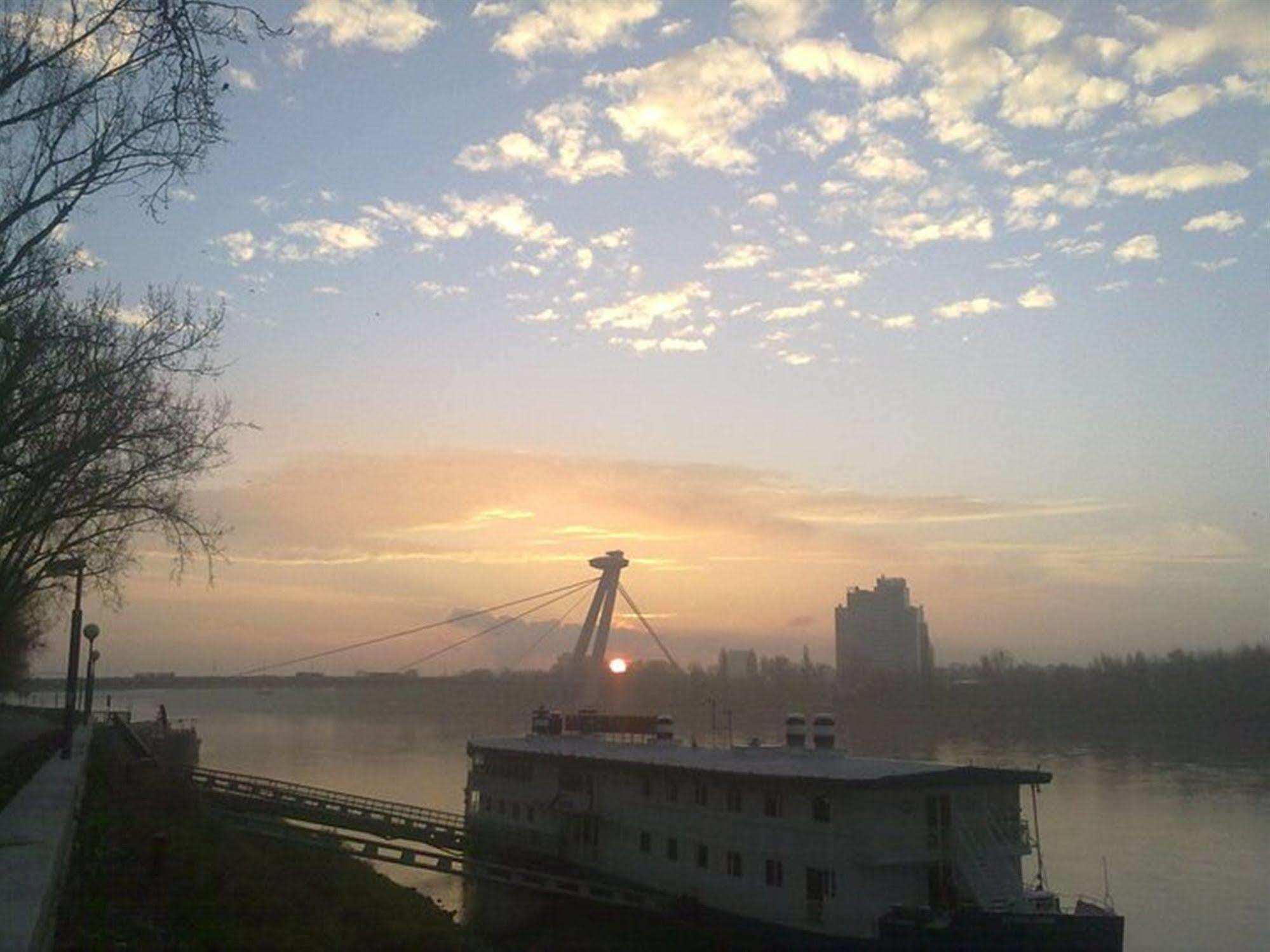 Botel Marina Братислава Экстерьер фото