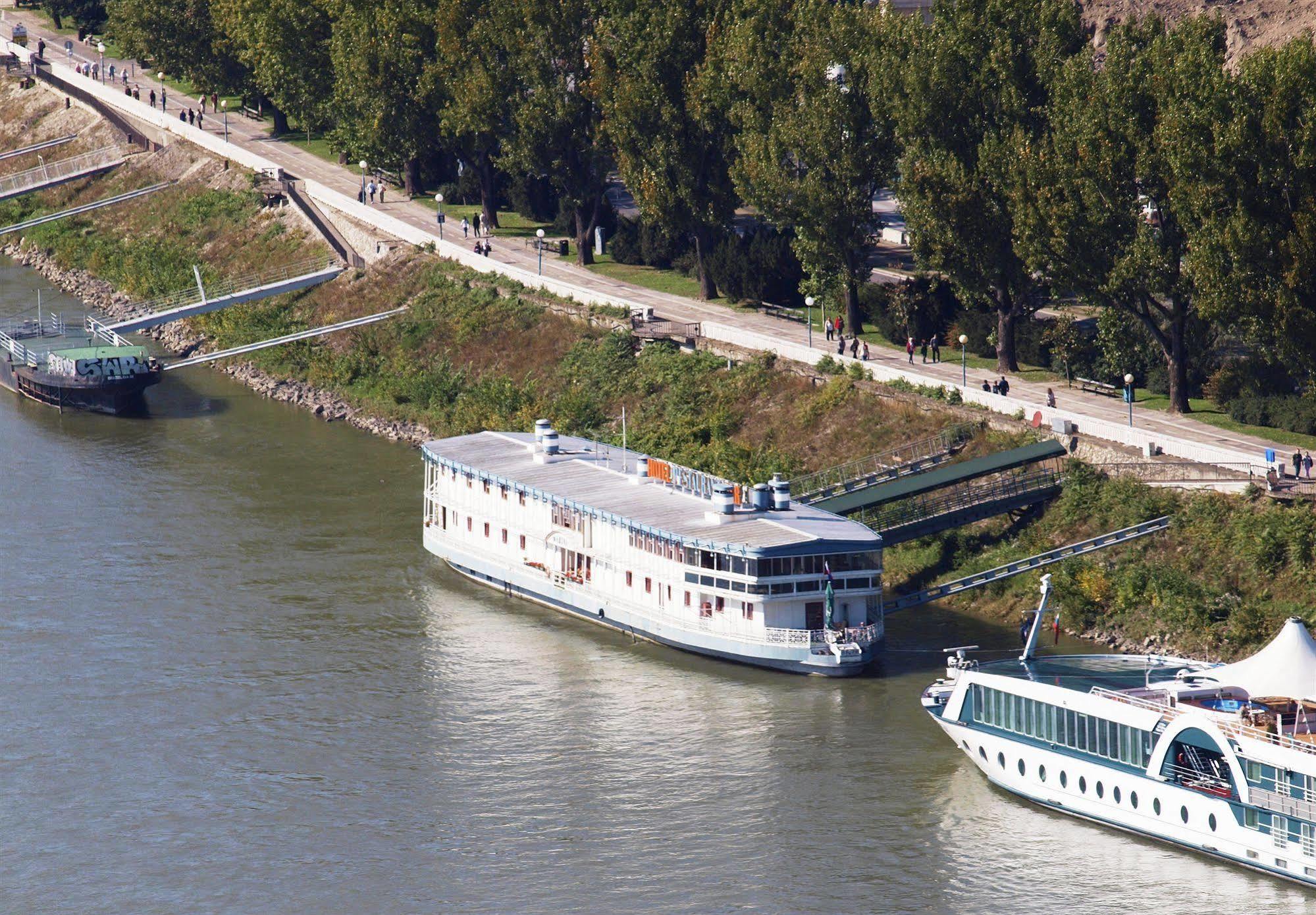 Botel Marina Братислава Экстерьер фото