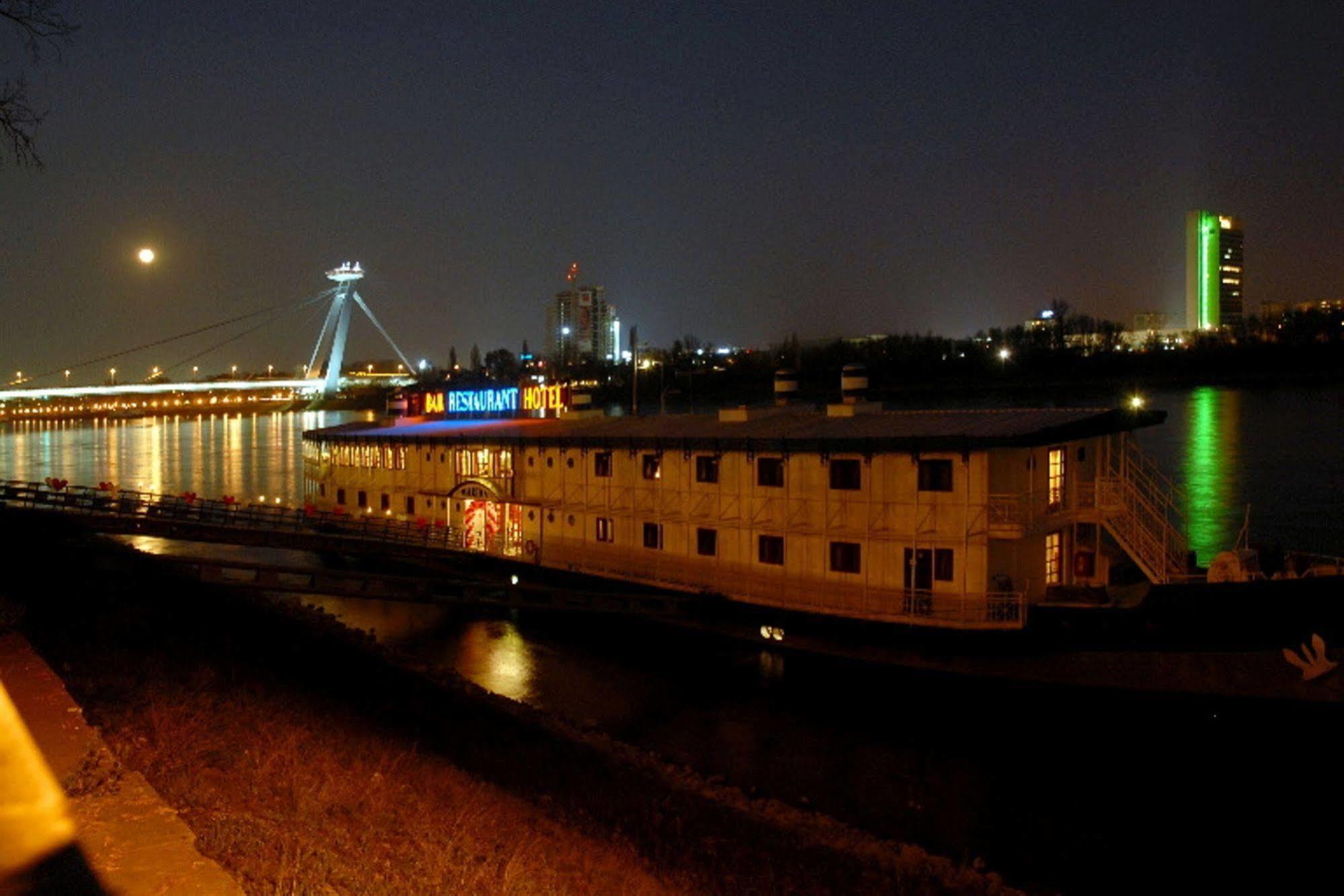 Botel Marina Братислава Экстерьер фото